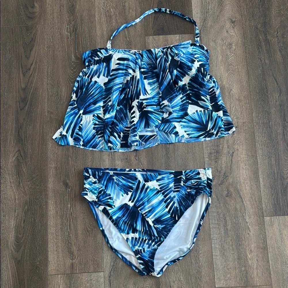 Mynah Swimming Suit.  Women’s size 16W top and XXL bottoms.  Two piece flowy.